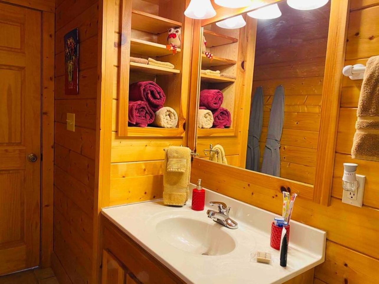Romantic, Honeymoon Cabin In The Smokies! Gatlinburg Esterno foto