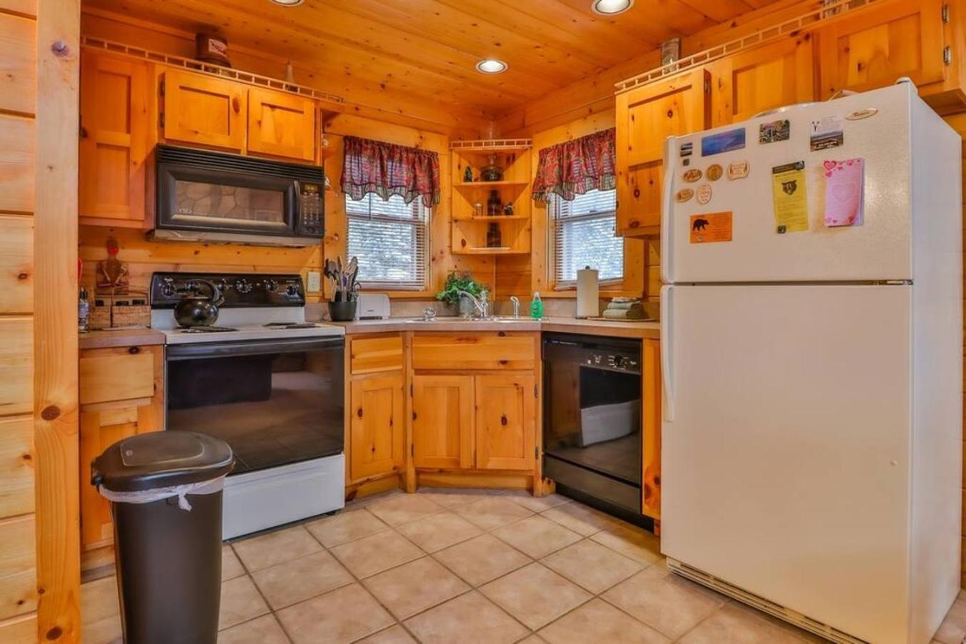 Romantic, Honeymoon Cabin In The Smokies! Gatlinburg Esterno foto